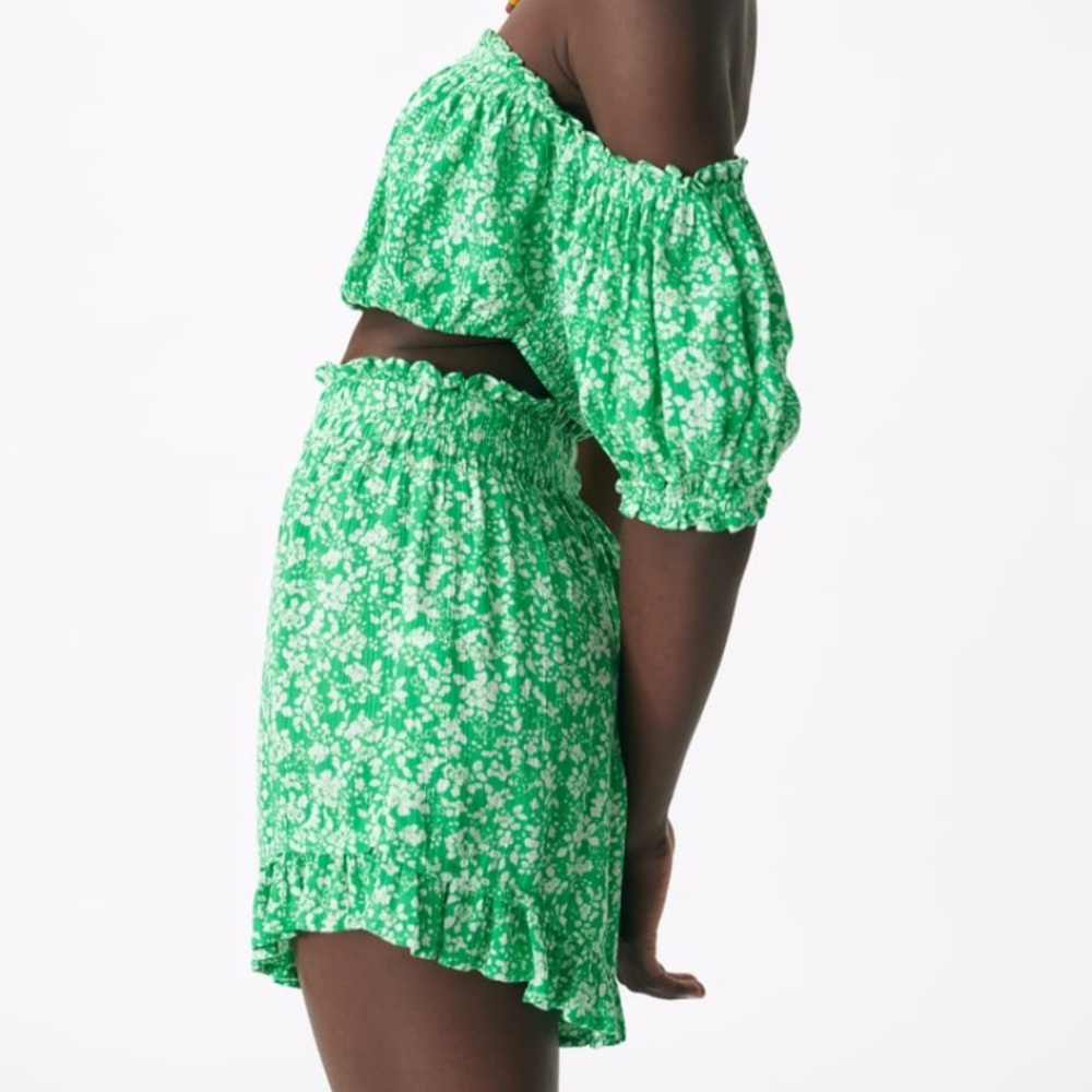 Zara floral print shorts